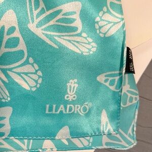 Lladro Society Butterfly scarf 34x34”